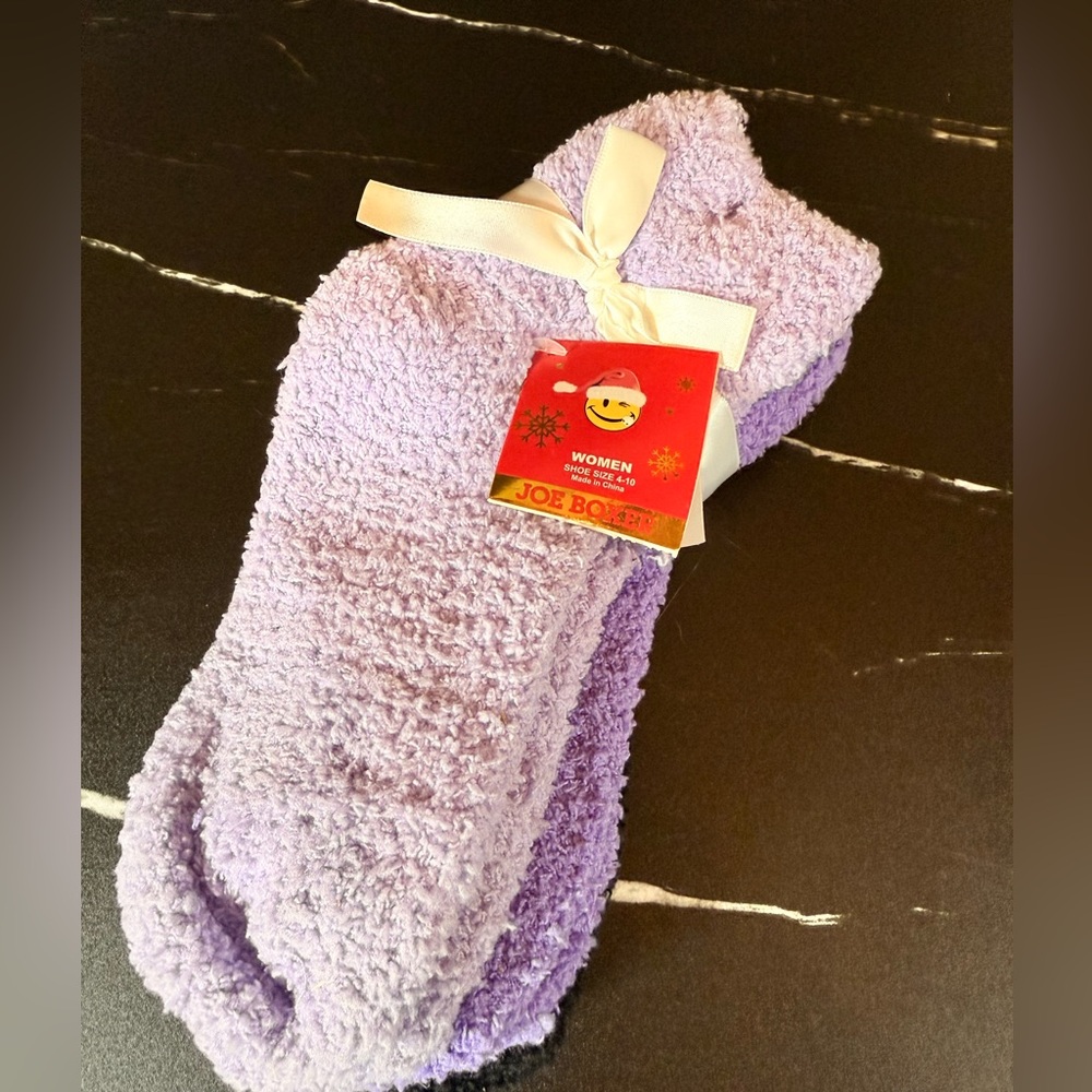 3 Ladies Joe Boxer Fuzzy Ankle Socks (New) Perfect For The Christmas Holidays